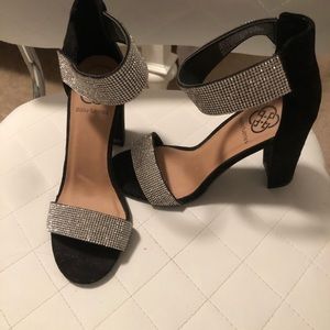 Daisy Fuentes Bedazzled Black Heels